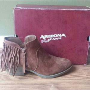 Flash sale Fringe booties